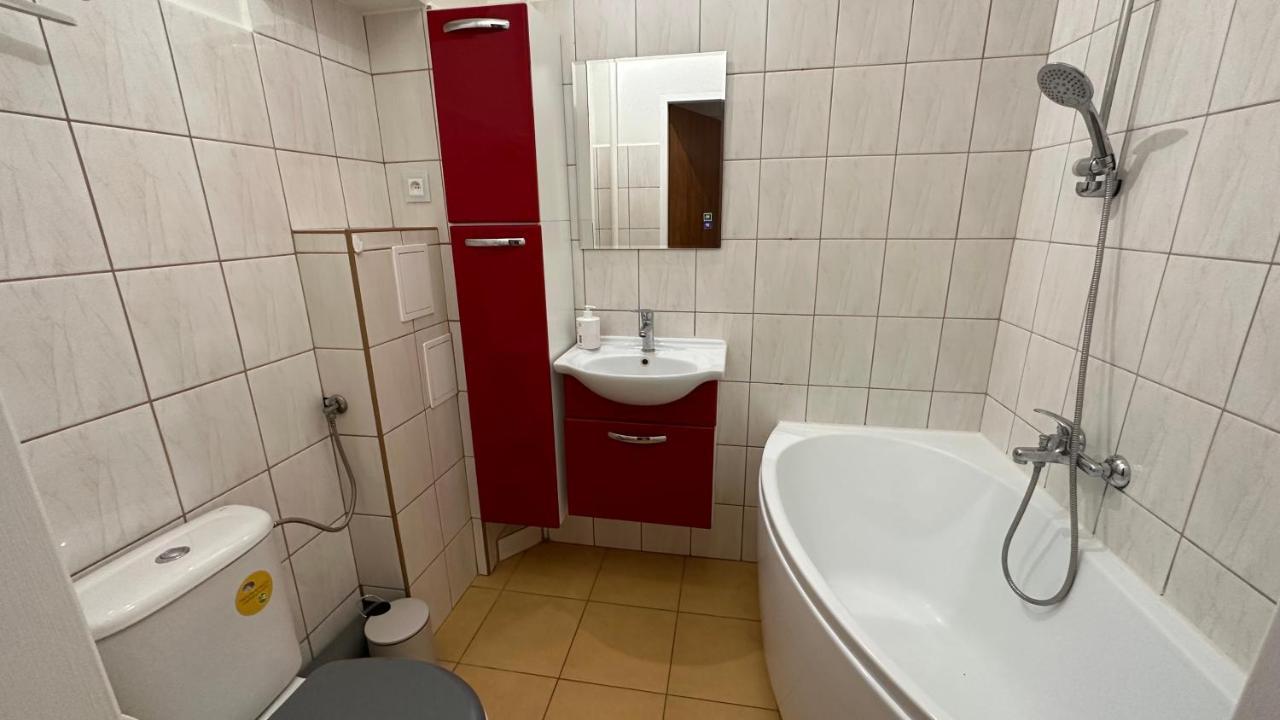 In - Wlokniarzy * Łódź